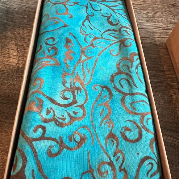 Batik Bali Sarong, Blue and Gold - Picture 2 of 7